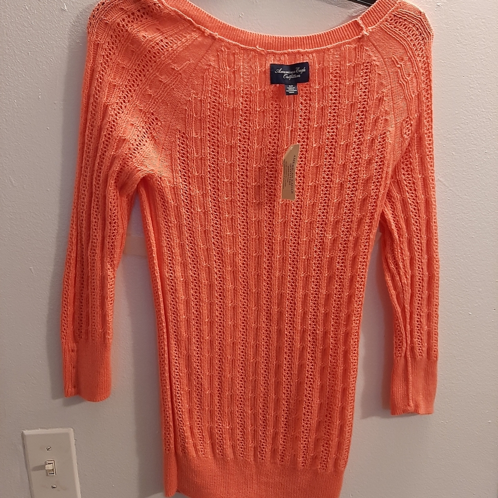 AMERICAN EAGLLE WOMEN'S OUTFITTERS. SZ::S. NEW WITH TAG